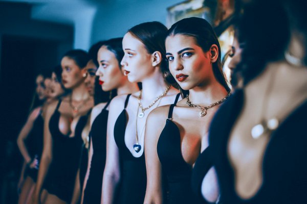 Techniques incontournables de Tai Chi pour femmes : découvrez les secrets d'un équilibre parfait et d'un bien-être suprême